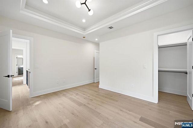 20 Hampton Terrace, Livingston, NJ 07039