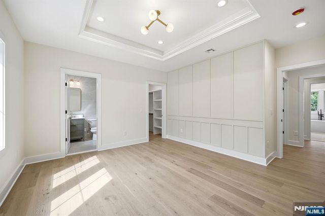 20 Hampton Terrace, Livingston, NJ 07039