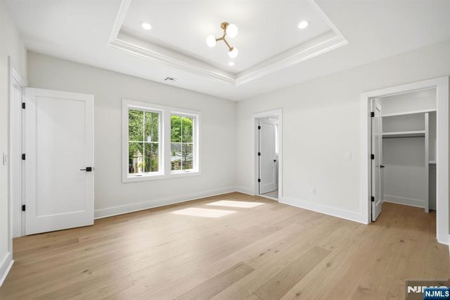 20 Hampton Terrace, Livingston, NJ 07039