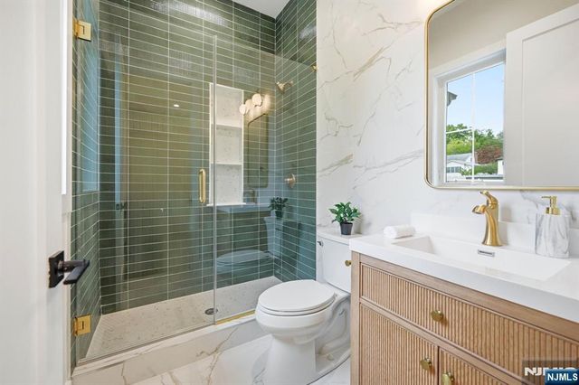 20 Hampton Terrace, Livingston, NJ 07039