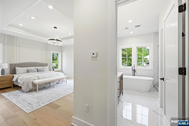 20 Hampton Terrace, Livingston, NJ 07039