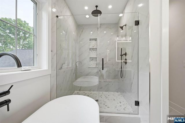 20 Hampton Terrace, Livingston, NJ 07039