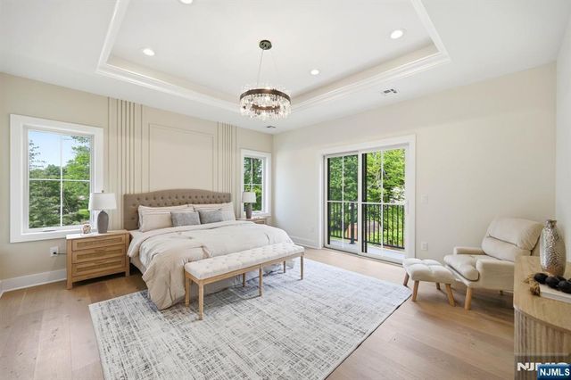 20 Hampton Terrace, Livingston, NJ 07039