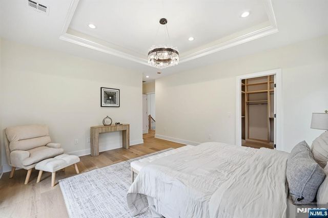20 Hampton Terrace, Livingston, NJ 07039