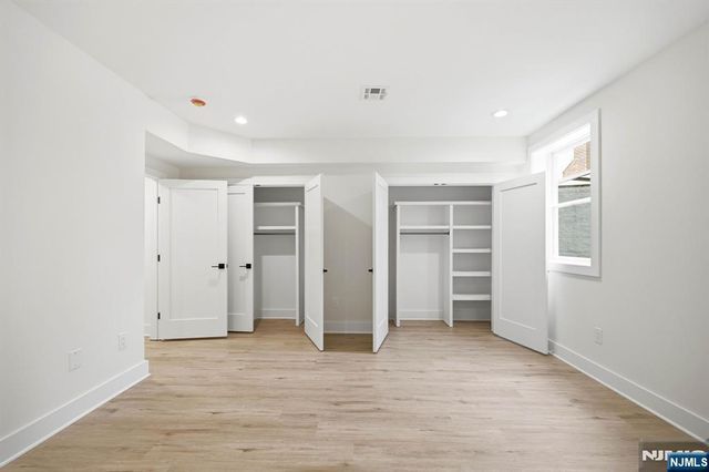 20 Hampton Terrace, Livingston, NJ 07039