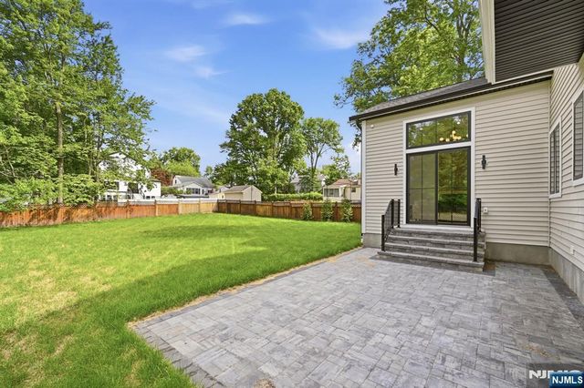 20 Hampton Terrace, Livingston, NJ 07039
