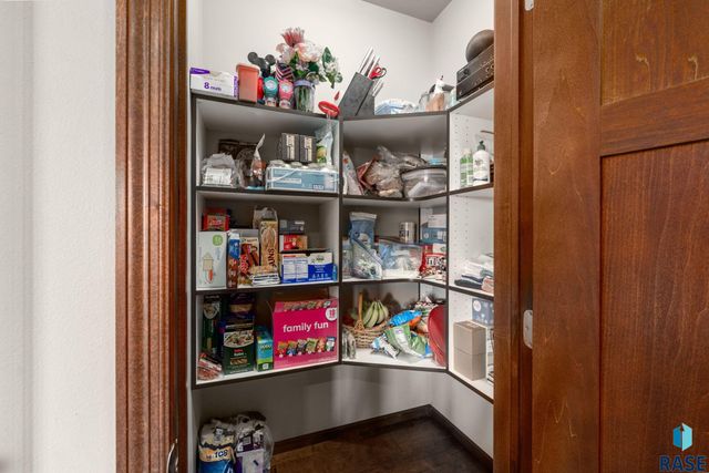 3604 S Home Plate Ave Avenue, Sioux Falls, SD 57110