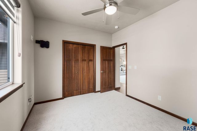 3604 S Home Plate Ave Avenue, Sioux Falls, SD 57110