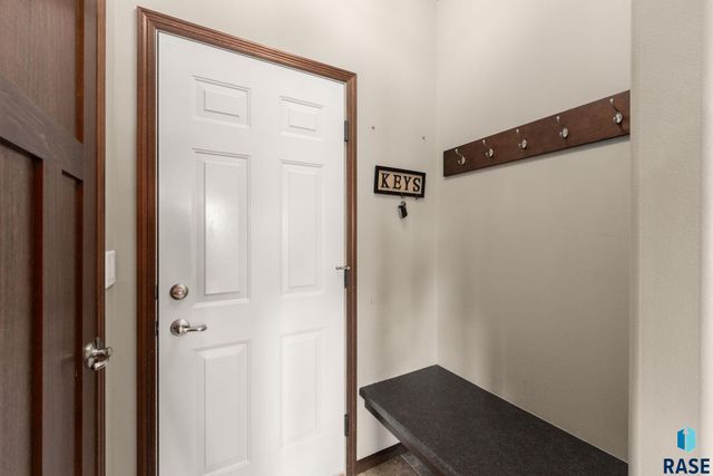 3604 S Home Plate Ave Avenue, Sioux Falls, SD 57110
