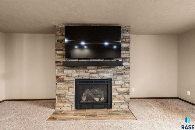 3604 S Home Plate Ave Avenue, Sioux Falls, SD 57110