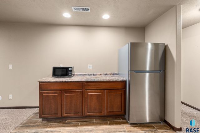 3604 S Home Plate Ave Avenue, Sioux Falls, SD 57110