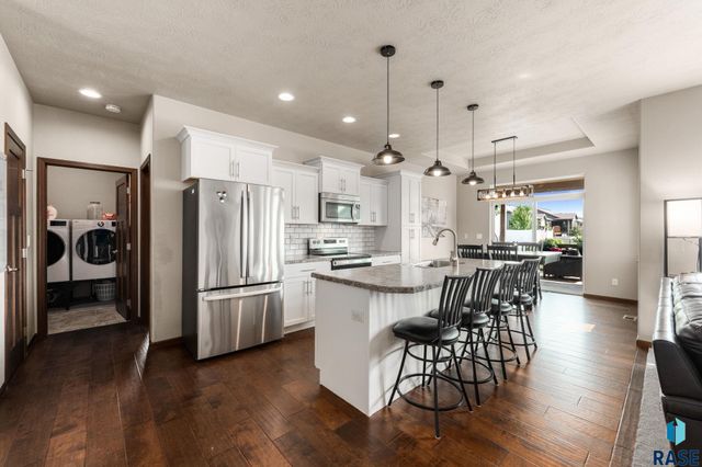 3604 S Home Plate Ave Avenue, Sioux Falls, SD 57110