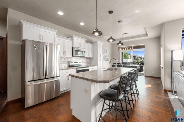 3604 S Home Plate Ave Avenue, Sioux Falls, SD 57110