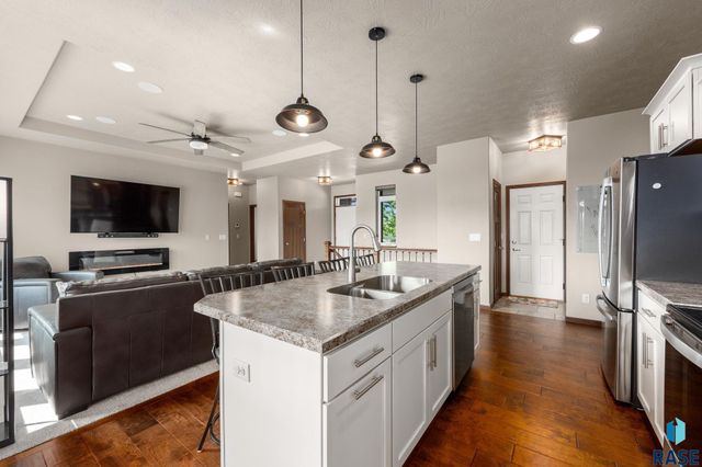 3604 S Home Plate Ave Avenue, Sioux Falls, SD 57110