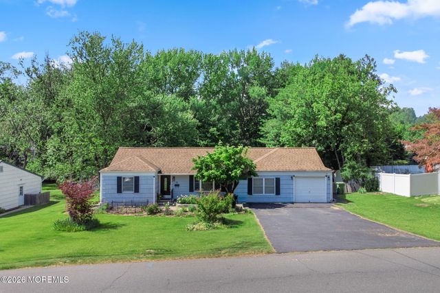 19 Stephenville Parkway, Edison, NJ 08820