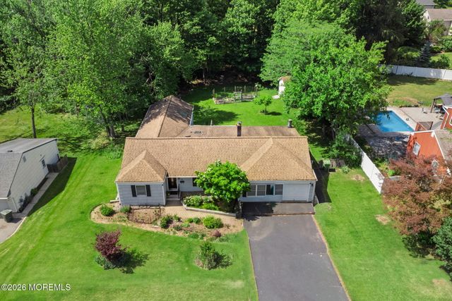 19 Stephenville Parkway, Edison, NJ 08820