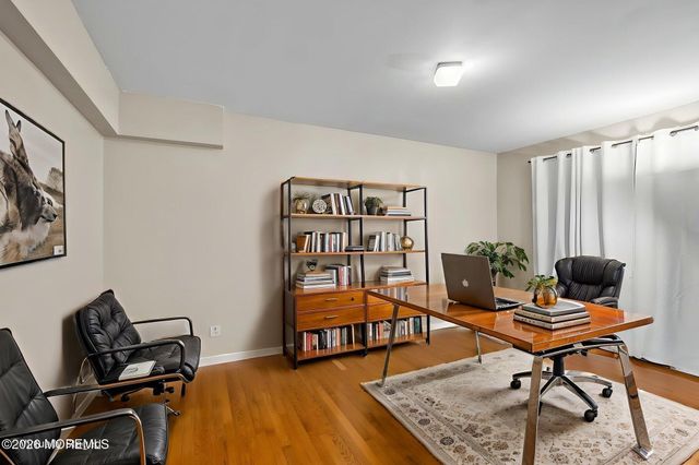 19 Stephenville Parkway, Edison, NJ 08820