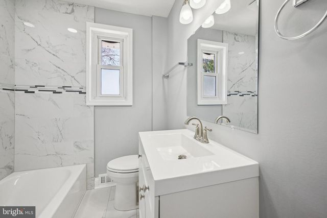 500 CHARLES ST W, Palmyra, NJ 08065