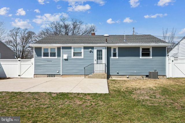 500 CHARLES ST W, Palmyra, NJ 08065