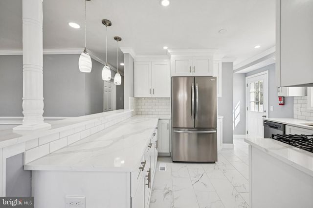 500 CHARLES ST W, Palmyra, NJ 08065