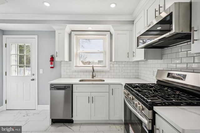 500 CHARLES ST W, Palmyra, NJ 08065