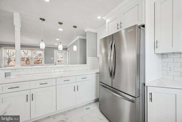 500 CHARLES ST W, Palmyra, NJ 08065
