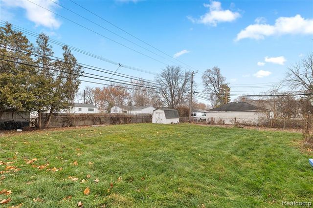 21118 Wellington Avenue, Warren, MI 48089