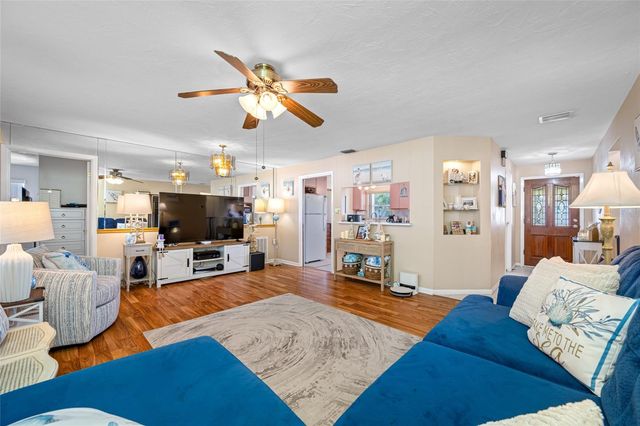 14095 CHAMBERLAIN AVENUE, Largo, FL 33774