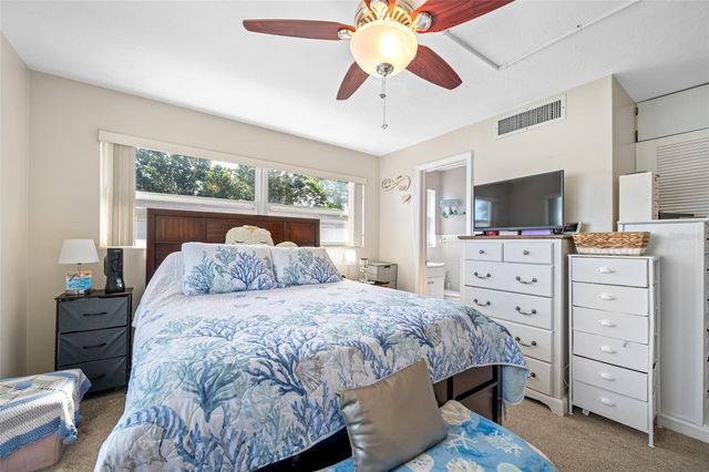 14095 CHAMBERLAIN AVENUE, Largo, FL 33774