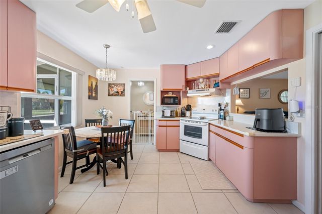 14095 CHAMBERLAIN AVENUE, Largo, FL 33774