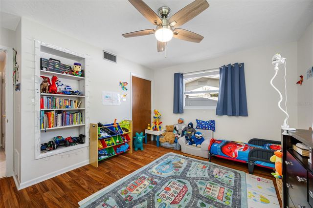 14095 CHAMBERLAIN AVENUE, Largo, FL 33774