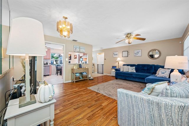 14095 CHAMBERLAIN AVENUE, Largo, FL 33774