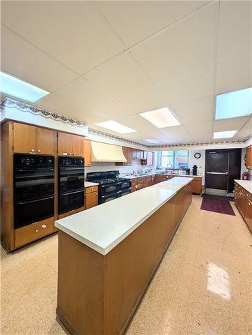 898 Forest Ave, Ross Twp, PA 15202