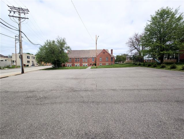 898 Forest Ave, Ross Twp, PA 15202