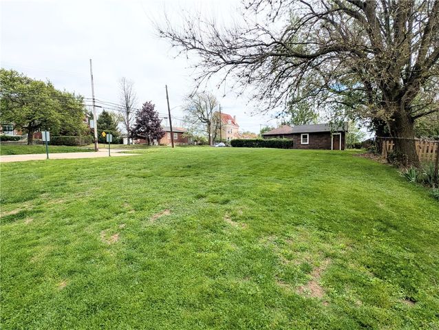 898 Forest Ave, Ross Twp, PA 15202