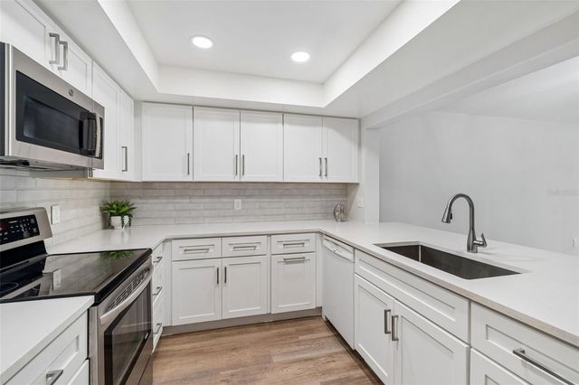 160 COLUMBIA DRIVE 206, Tampa, FL 33606