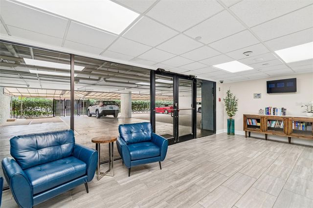 160 COLUMBIA DRIVE 206, Tampa, FL 33606