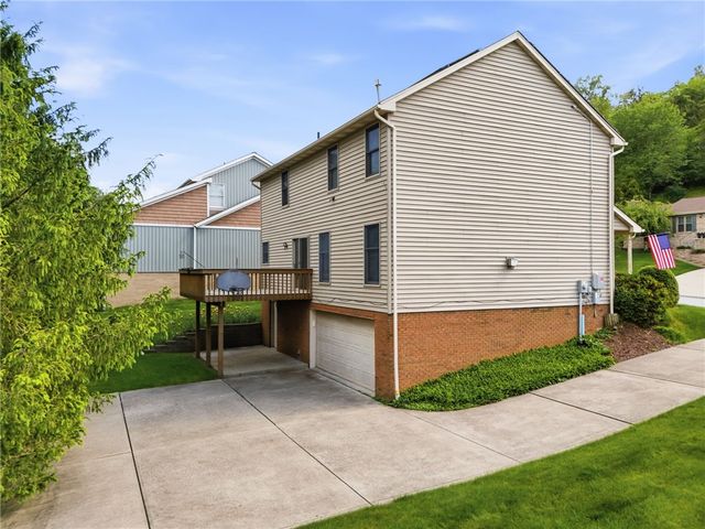 114 Sika Drive, Plum Boro, PA 15239