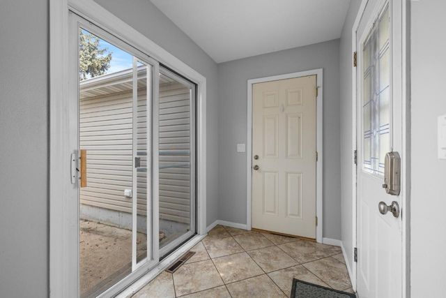 201 10th Ave. SE, Minot, ND 58701