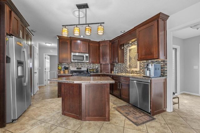201 10th Ave. SE, Minot, ND 58701