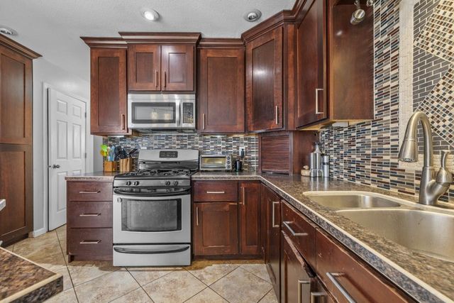 201 10th Ave. SE, Minot, ND 58701