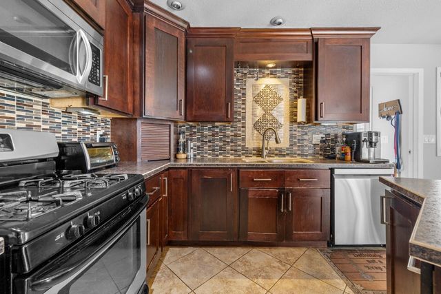 201 10th Ave. SE, Minot, ND 58701
