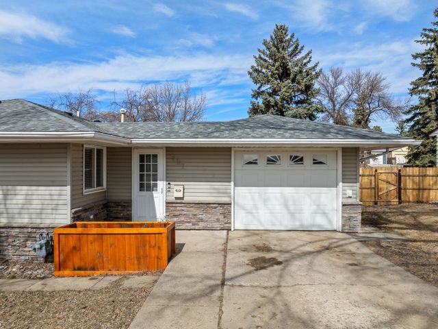 201 10th Ave. SE, Minot, ND 58701