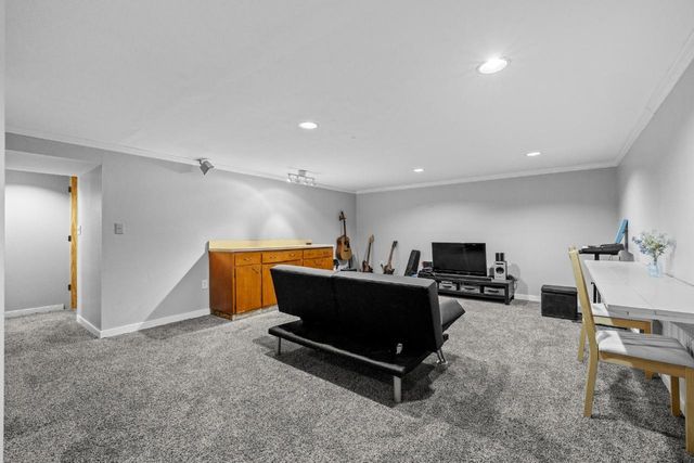 201 10th Ave. SE, Minot, ND 58701