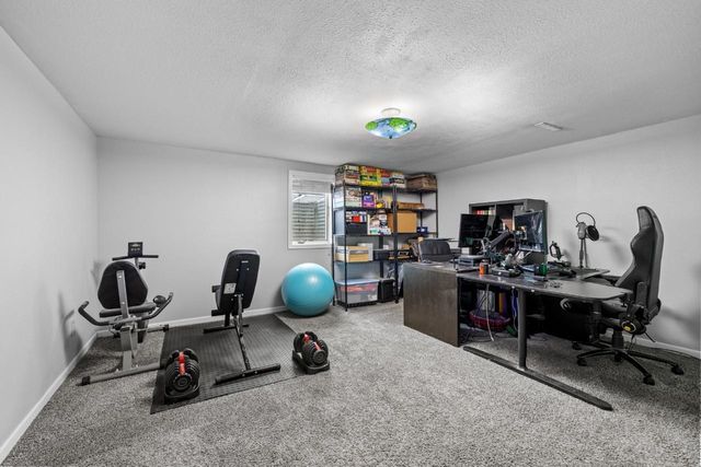 201 10th Ave. SE, Minot, ND 58701