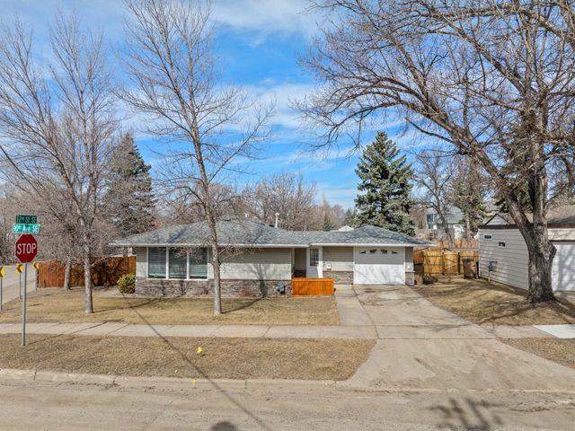201 10th Ave. SE, Minot, ND 58701