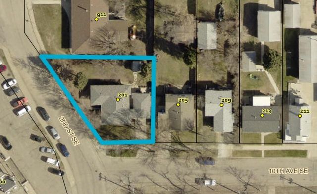 201 10th Ave. SE, Minot, ND 58701