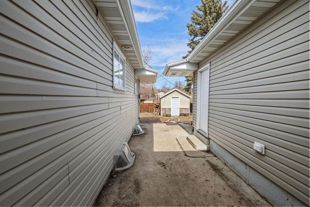 201 10th Ave. SE, Minot, ND 58701