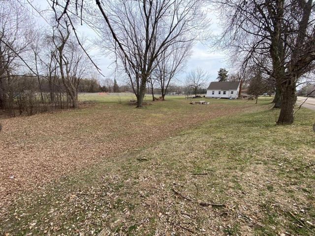 2170 Pilot Knob Road, Mendota Heights, MN 55120