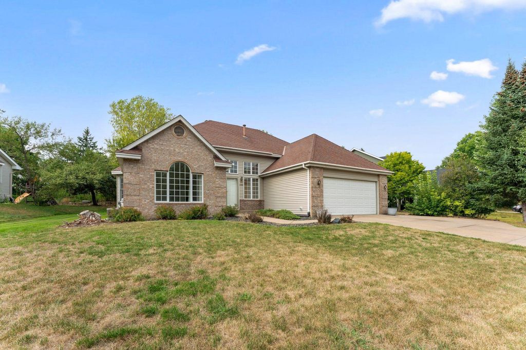 2320 Parkview Lane, Woodbury, MN 55125 — photo 2